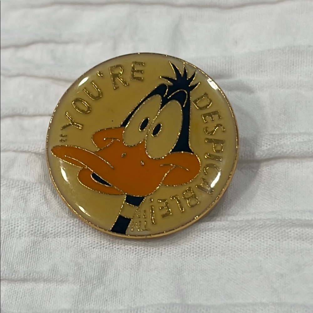 Daffy Duck Enamel Pin Warden Brose 1990 Trading Official